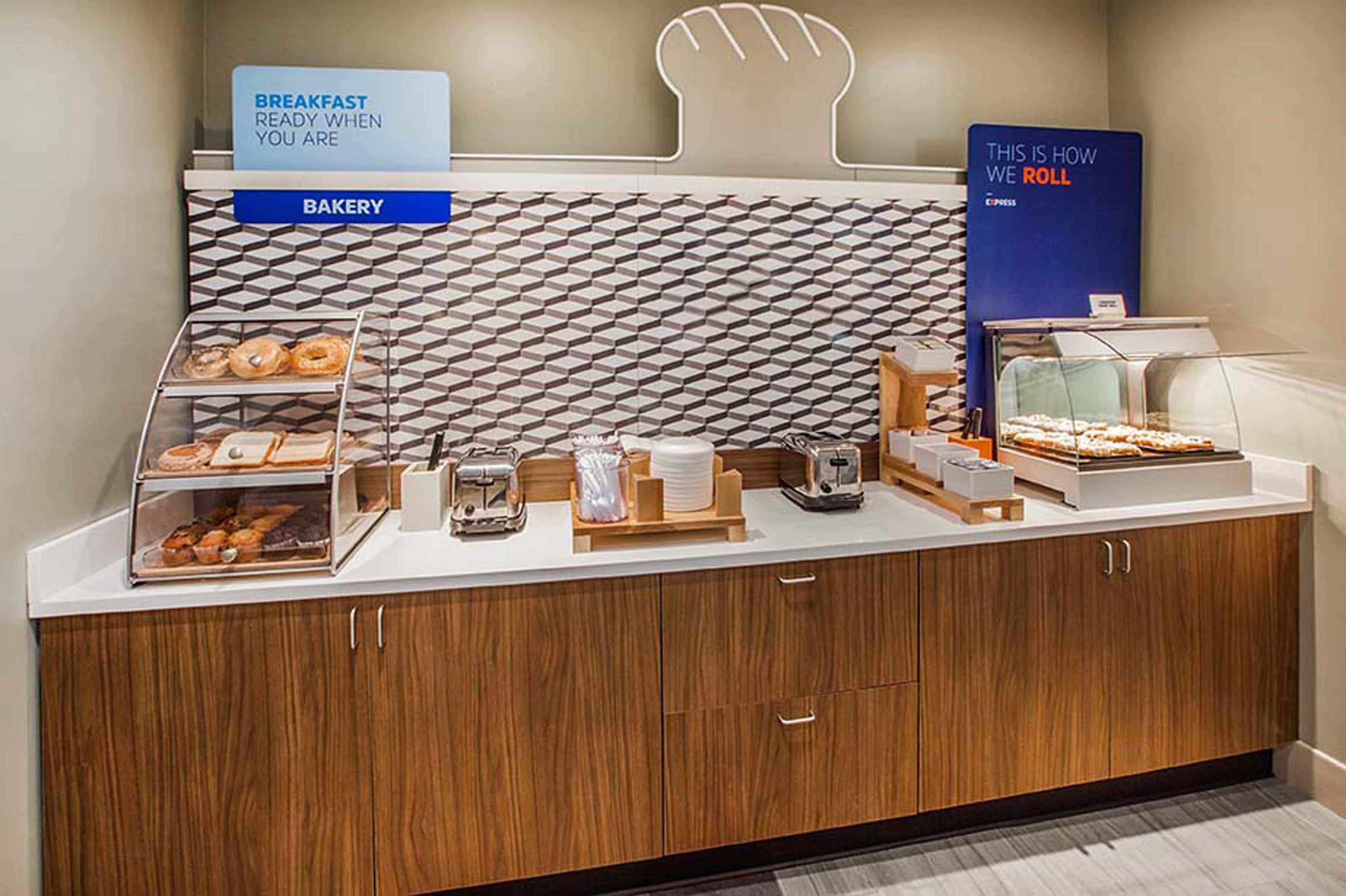 Holiday Inn Express & Suites Jacksonville South East - Medical Center Area By Ihg Extérieur photo